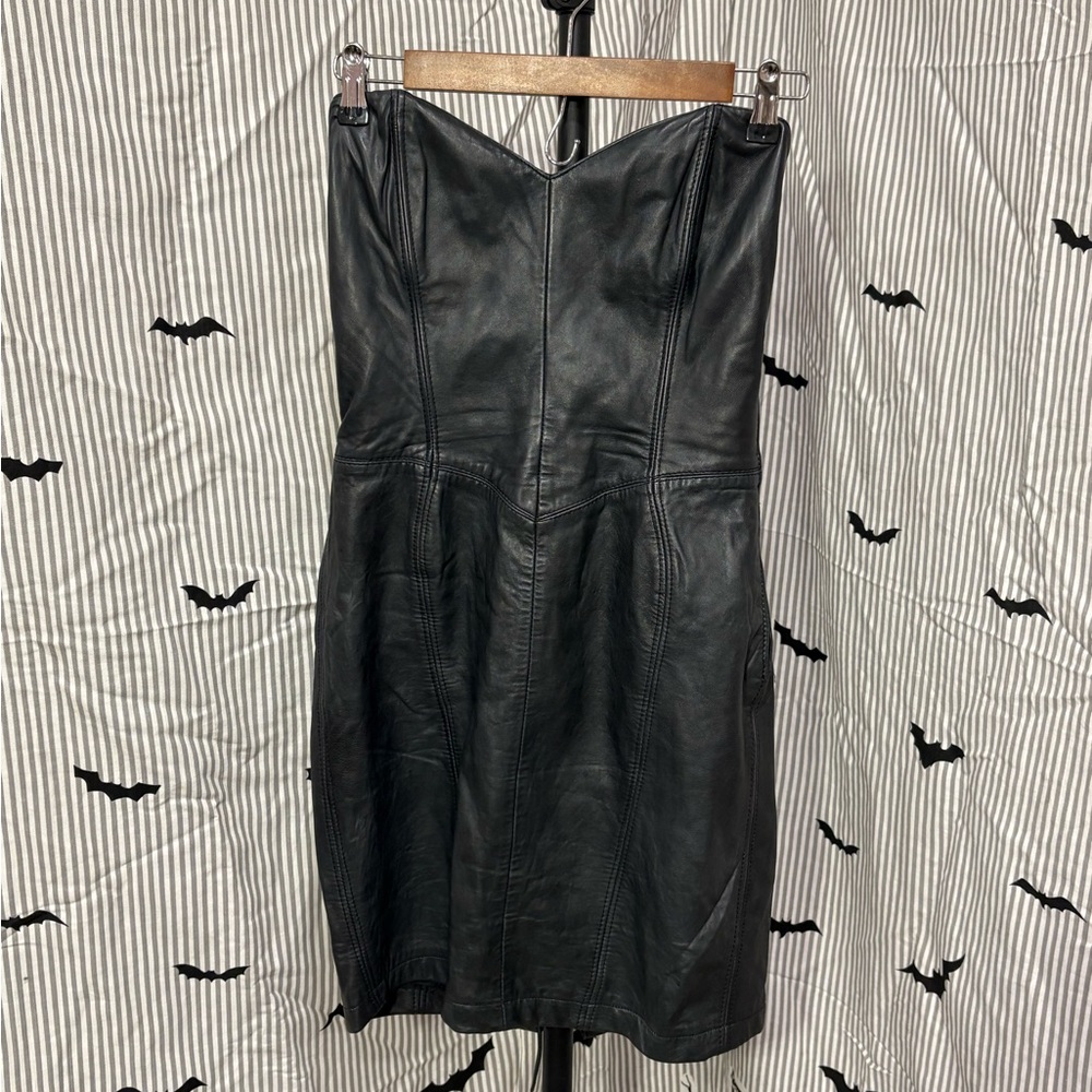 ITEM#65 Vtg Michael Hoban North Beach Leather Dress Black
Size Small 
14x28